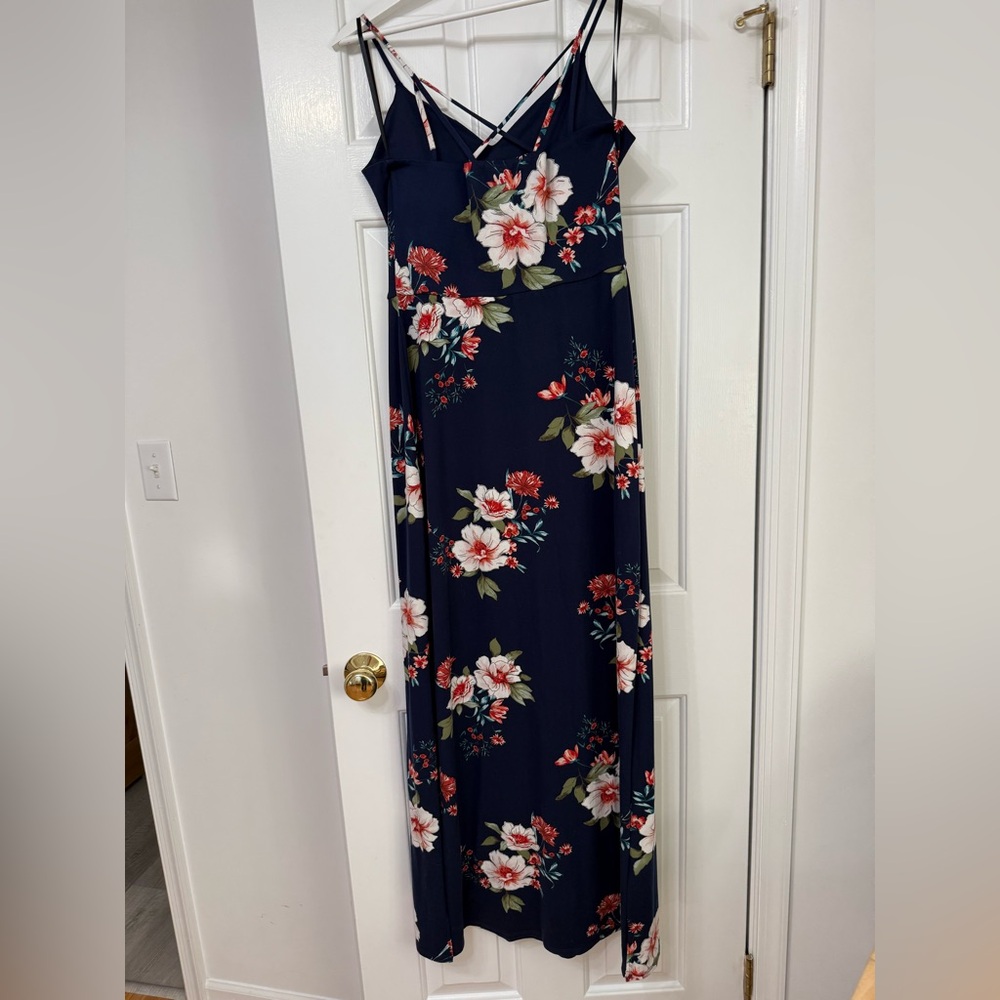 Fortune & Ivy floral maxi dress with side slits. Size medium.